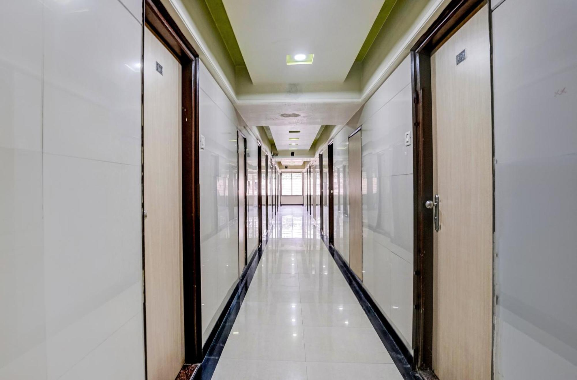 Collection O Guru Heritage Kalamboli Navi Mumbai Luaran gambar